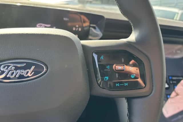 Ford Explorer (2025) thumbnail 15