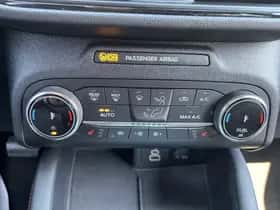 Ford Kuga (2023) thumbnail 12