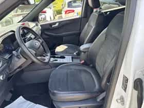 Ford Kuga (2023) thumbnail 15