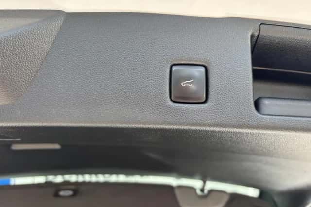 Ford Kuga (2023) thumbnail 25