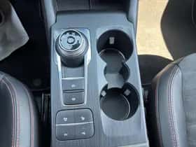 Ford Kuga (2023) thumbnail 8