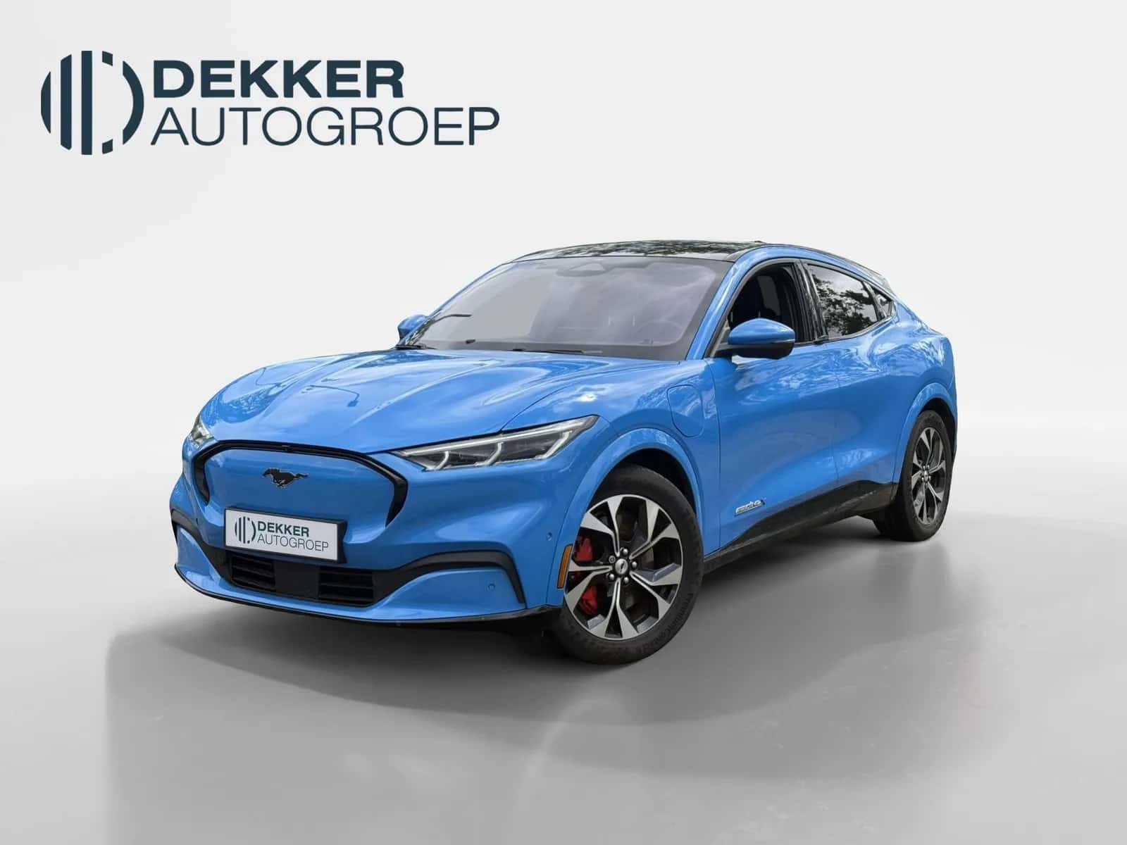Ford Mustang Mach-E (2021) — foto 1