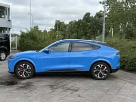 Ford Mustang Mach-E (2021) thumbnail 3