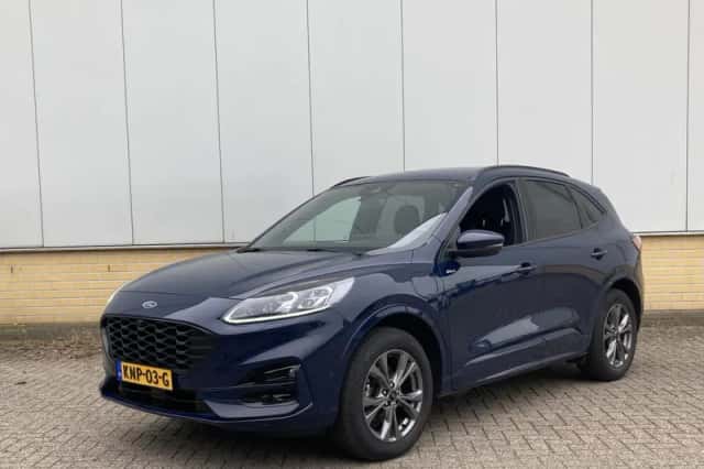 Ford Kuga (2023) thumbnail 2