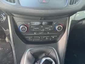 Ford Kuga (2018) thumbnail 7