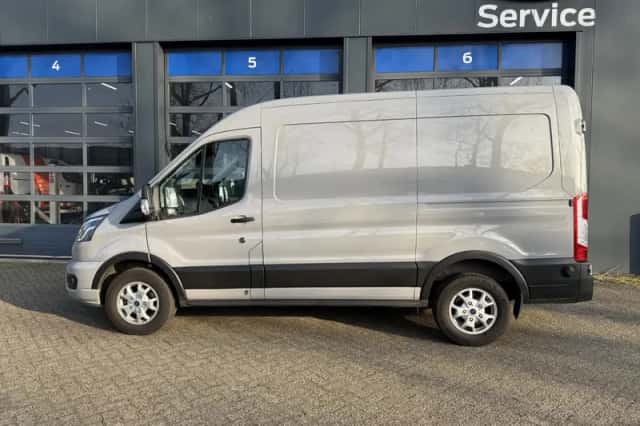 Ford Transit (2024) thumbnail 2