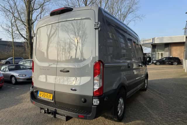 Ford Transit (2024) thumbnail 3