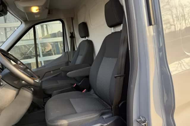 Ford Transit (2024) thumbnail 6