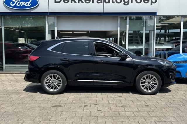 Ford Kuga (2022) thumbnail 3