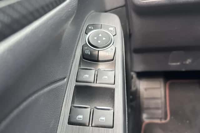 Ford Kuga (2024) thumbnail 3