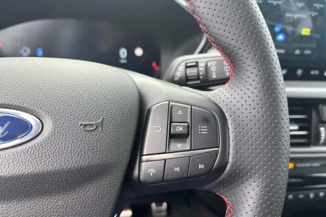 Ford Kuga (2024) thumbnail 6