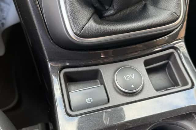 Ford Kuga (2019) thumbnail 22
