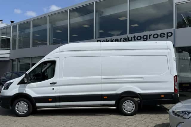 Ford Transit (2024) thumbnail 3