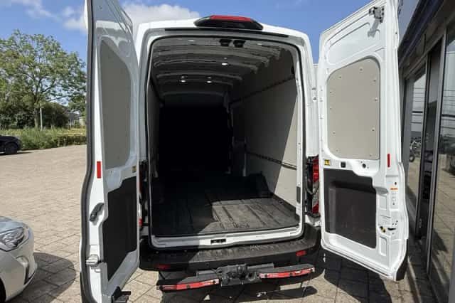 Ford Transit (2024) thumbnail 5