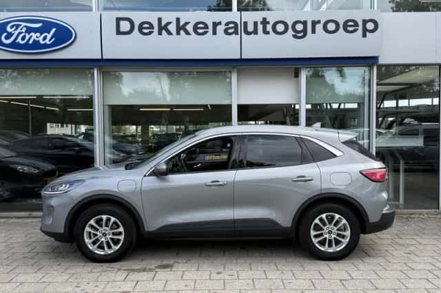 Ford Kuga (2023) thumbnail 3