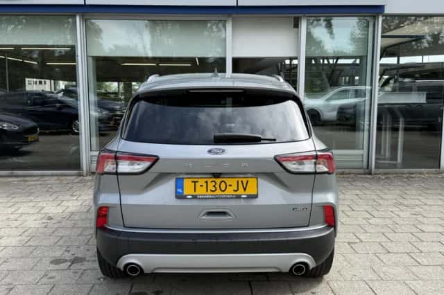 Ford Kuga (2023) thumbnail 4