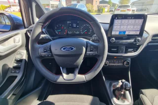 Ford Fiesta (2023) thumbnail 16
