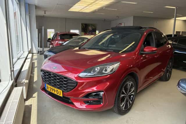 Ford Kuga (2021) thumbnail 2