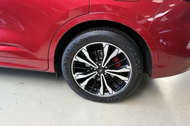 Ford Kuga (2021) thumbnail 4
