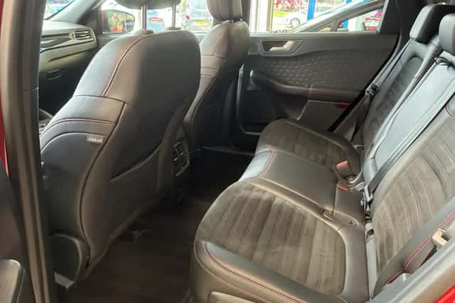 Ford Kuga (2021) thumbnail 5