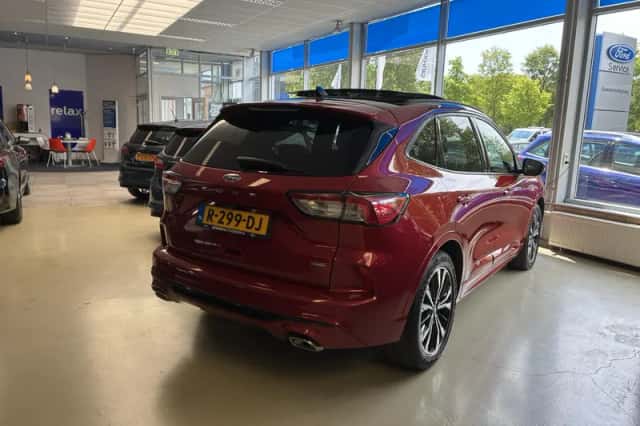 Ford Kuga (2021) thumbnail 6