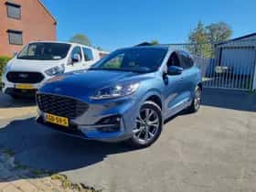 Ford Kuga (2023) thumbnail 3