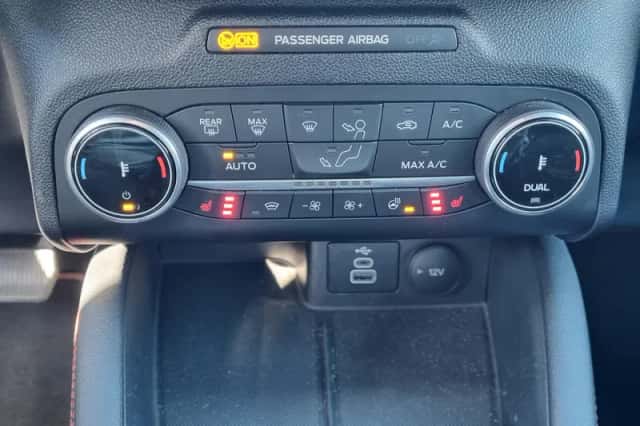 Ford Kuga (2023) thumbnail 22