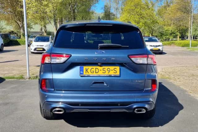 Ford Kuga (2023) thumbnail 6