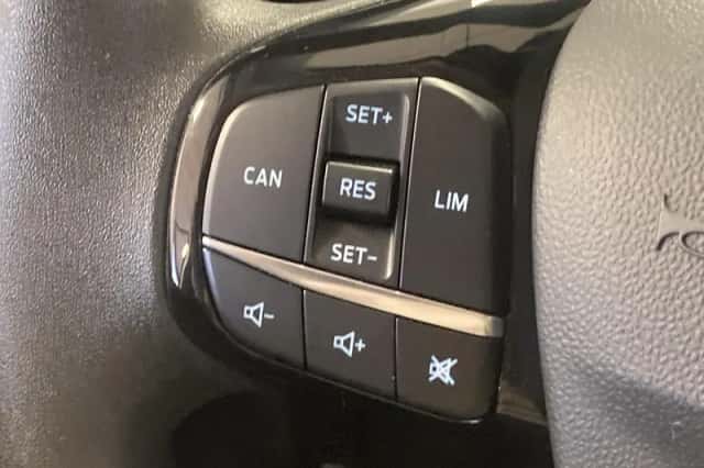 Ford Fiesta (2018) thumbnail 14