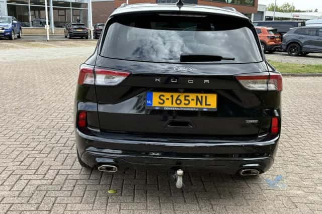 Ford Kuga (2023) thumbnail 2