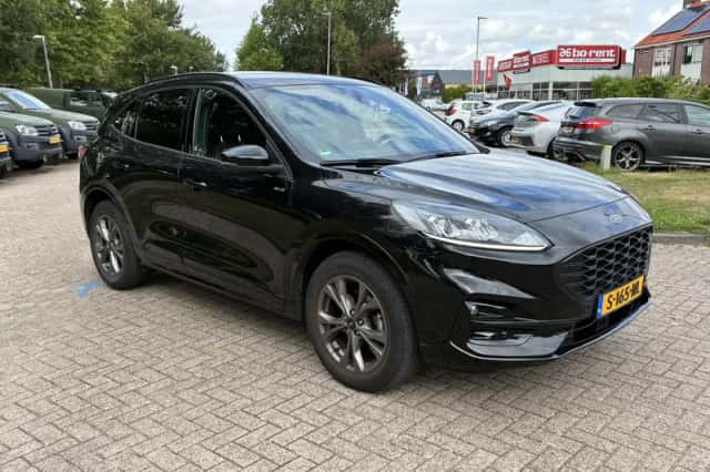 Ford Kuga (2023) thumbnail 5
