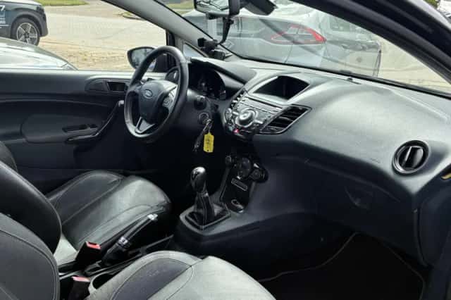 Ford Fiesta (2012) thumbnail 5
