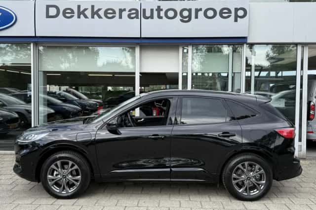 Ford Kuga (2023) thumbnail 3