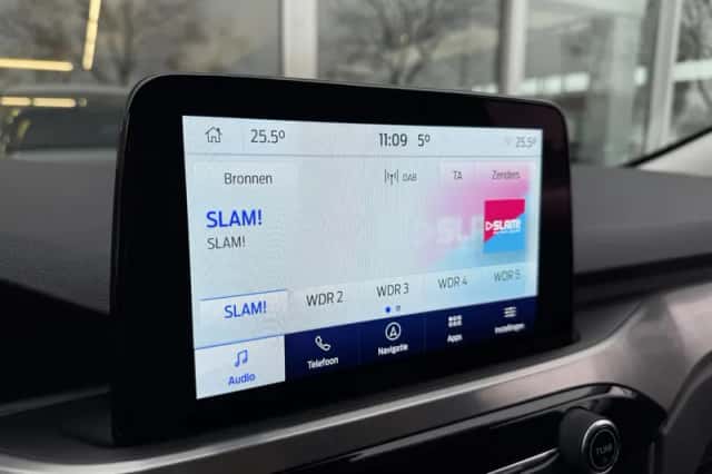 Ford Kuga (2021) thumbnail 14