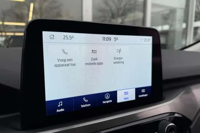 Ford Kuga (2021) thumbnail 17