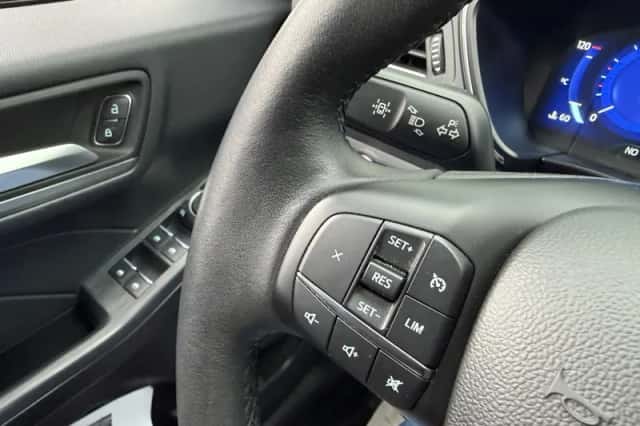 Ford Kuga (2021) thumbnail 6