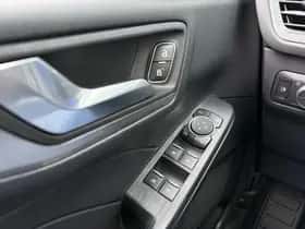 Ford Kuga (2021) thumbnail 10
