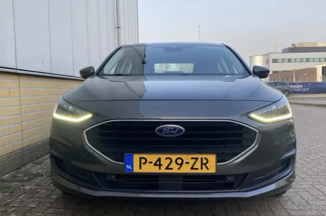 Ford Focus (2022) thumbnail 2