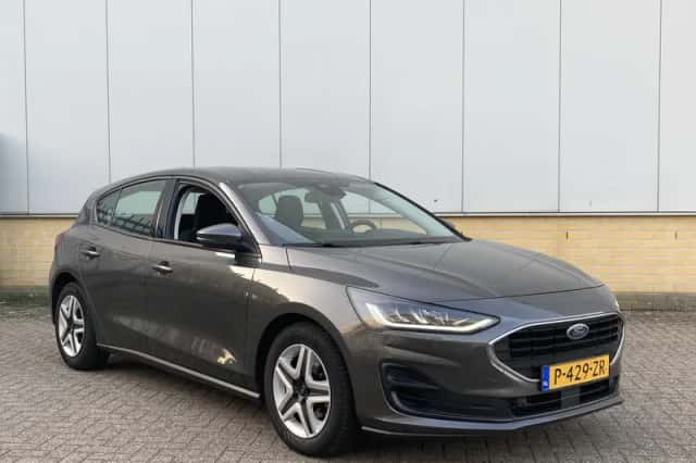 Ford Focus (2022) thumbnail 3