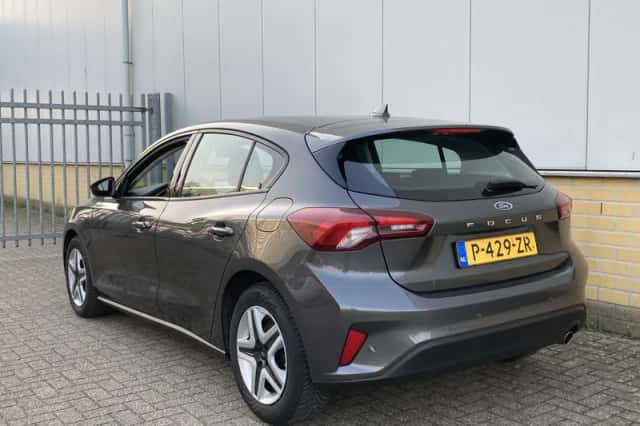Ford Focus (2022) thumbnail 5