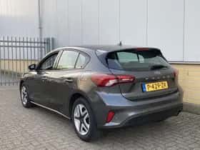 Ford Focus (2022) thumbnail 5