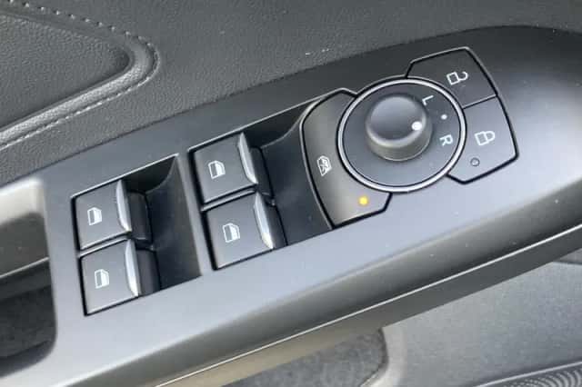 Ford Focus (2022) thumbnail 9