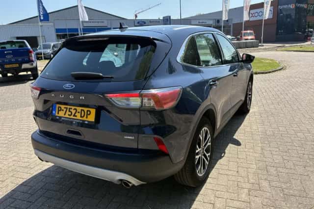 Ford Kuga (2020) thumbnail 4