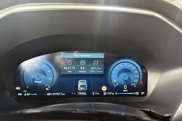 Ford Kuga (2025) thumbnail 3