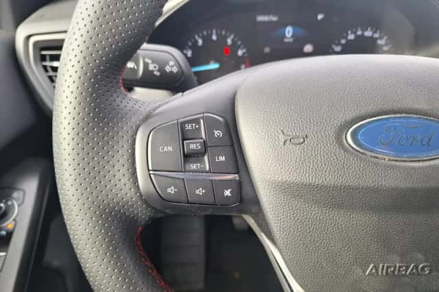Ford Focus (2023) thumbnail 11