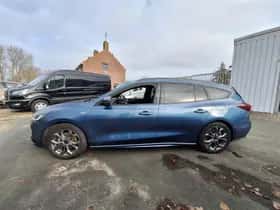 Ford Focus (2023) thumbnail 3
