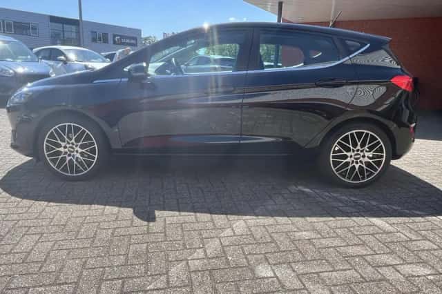Ford Fiesta (2023) thumbnail 4