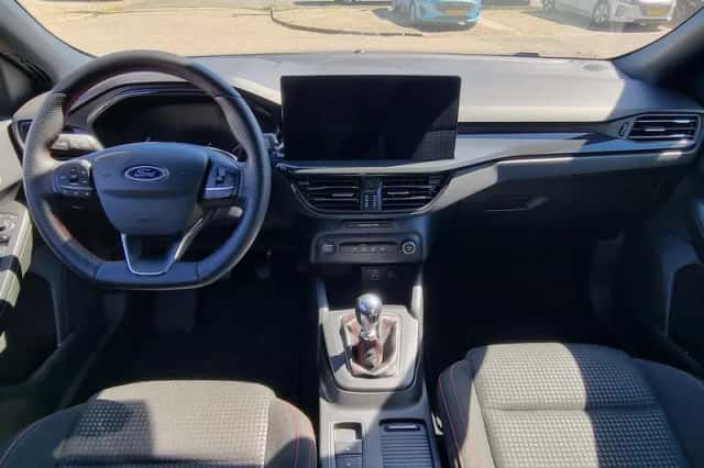 Ford Focus (2023) thumbnail 15