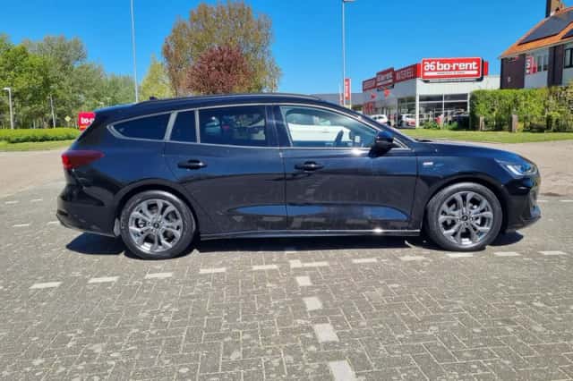 Ford Focus (2023) thumbnail 8