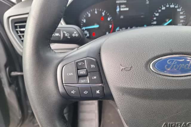 Ford Focus (2023) thumbnail 11